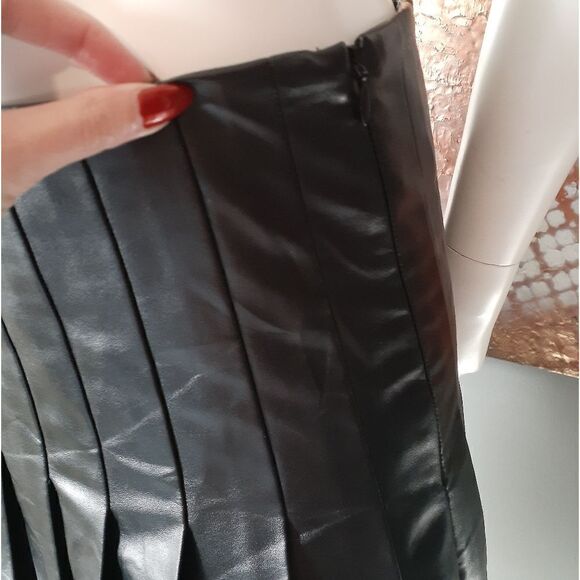 Joe Fresh Faux Leather Pleated Mini Skirt - Picture 5 of 11